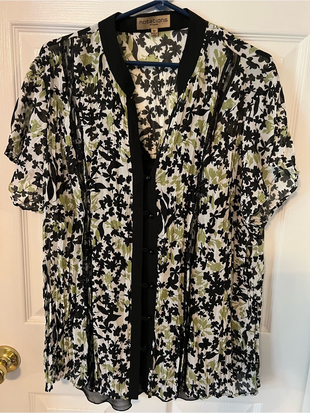 Notations Black, White & Olive Floral Button-Front Blouse with a Black Camisole